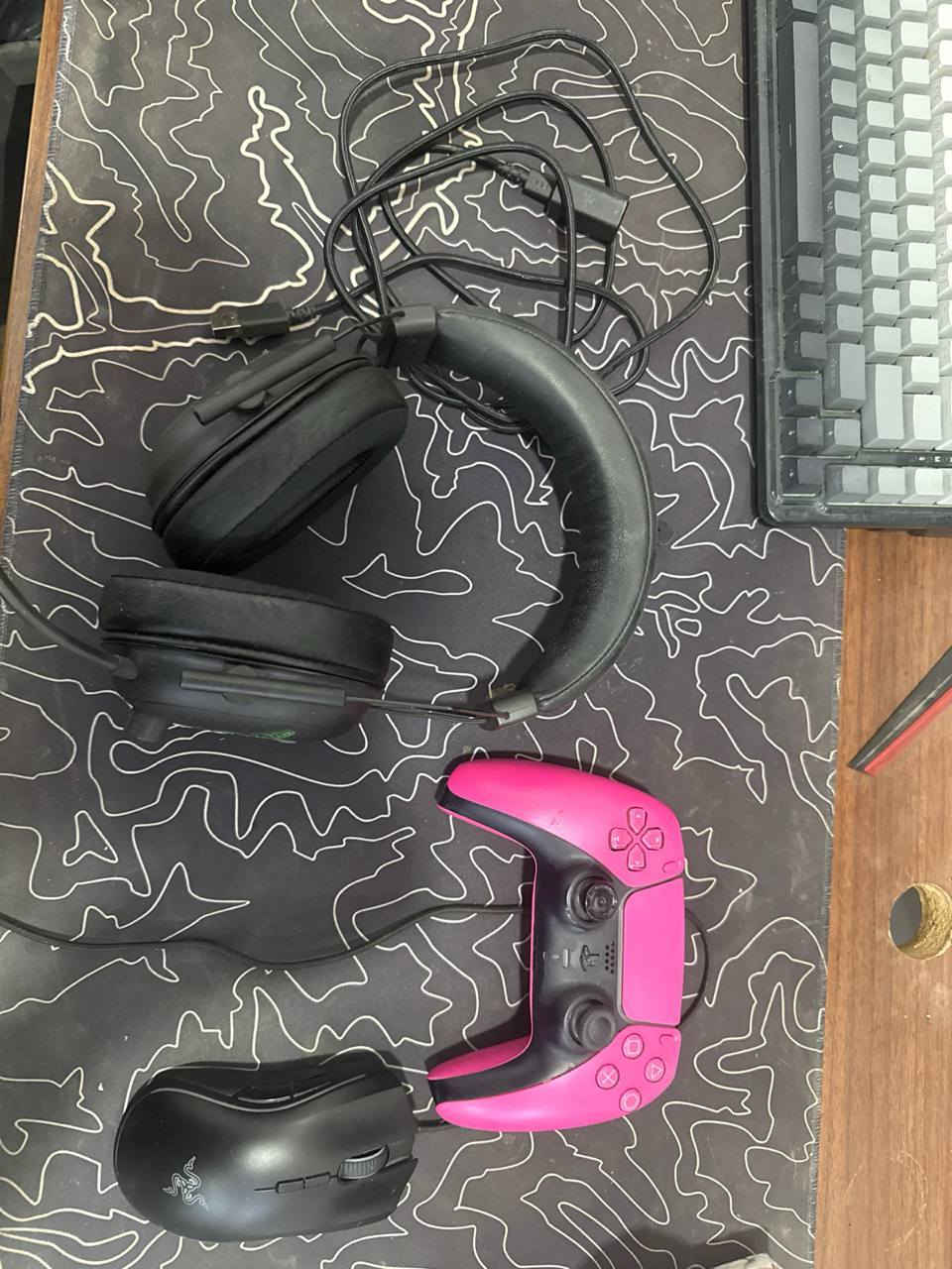 سلام عليكم
ملحقات pc استخدام شخصي
Black shark v2 wireless razer سماعه السعر 125

Memba elite razer mouse ماوس 50

Acer 27 nitro vg1 ips 165 hz شاشه 125

Ps5 controller 50


**إذا كنت صاحب هذا الإعلان وتريد حذفه لأي سبب، رجاءا أرسل رسالة إلى الدعم الفني**