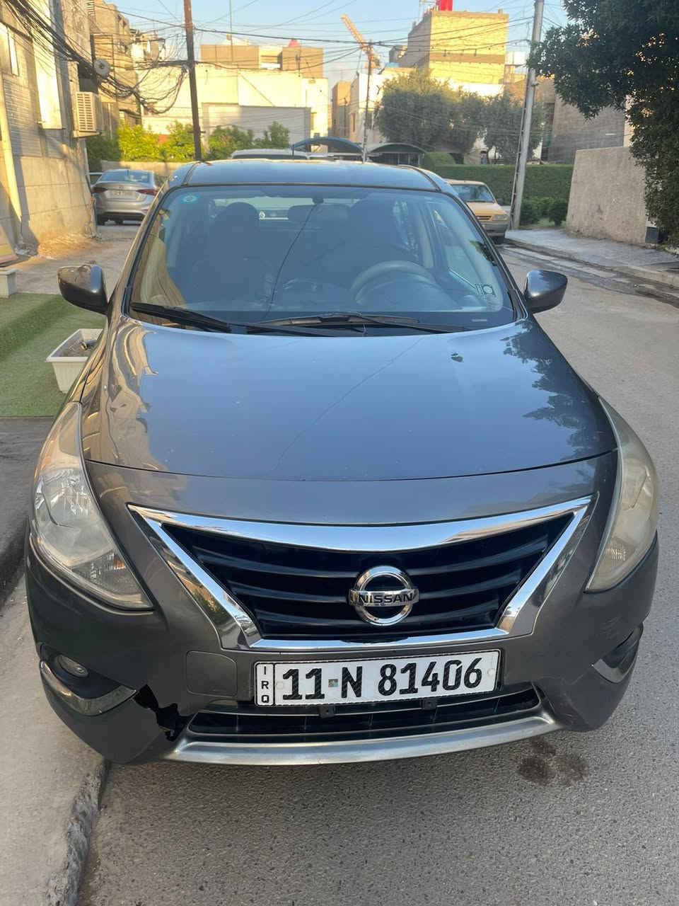 سلام عليكم نيسان فيرسه مديال 2018 بيه بابين وجملغ  وقبق الجنطه مفتوح مرجعنه نفسه سياره مكينه كير خير من الله مكان السياره بغداد منصور *********** السعر 83 بيه مجال

