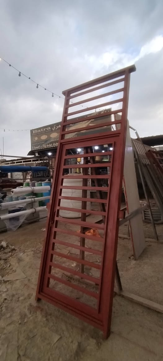 معمل الإبداع تجارة حديد و الديكور و سندويج بنا و كيربي و خشب الديكور

***********
