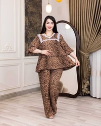 تراك نسائي • موديل كوري • فري سايز ١١٠ كيلو