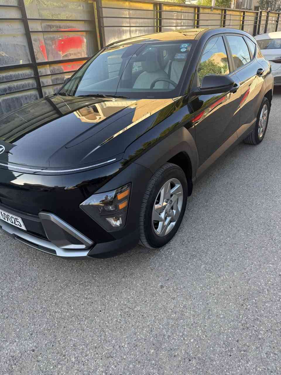 السلام عليكم
كونا موديل 25
رادارات امامي خلفي 
رادار جانبي 
بصمه تشغيل عن بعد 
مكينه 2000
لايتات زنون
لد نهاري
اربعه دسك
كامره دواره 
داخل ابيض 
تخم تاير جديد
شاشه متصل 
اريل نفكيشن
عنوان حي الجهاد 
***********
السعر 170
