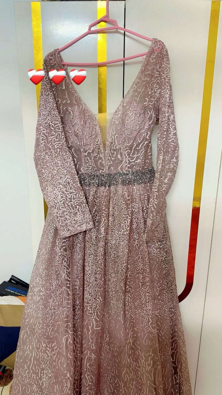 فستان للبيع مملبوس الله شاهد غير نص ساعه فقط ونضافة ١٠٠٪؜١٠٠ ماخذته سعر غالي وعارضته ١٢٥ وبي مجال


**إذا كنت صاحب هذا الإعلان وتريد حذفه لأي سبب، رجاءا أرسل رسالة إلى الدعم الفني**