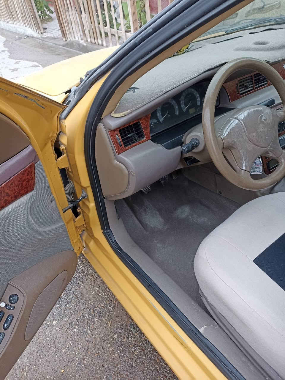 موديل 12 كرستال مصفره هيئه وغرامات سنويه مجددهه صار شهر جديده يعني السعر 40 سياره كلش حلوة وجديده اتصل وبخدمتك ***********
