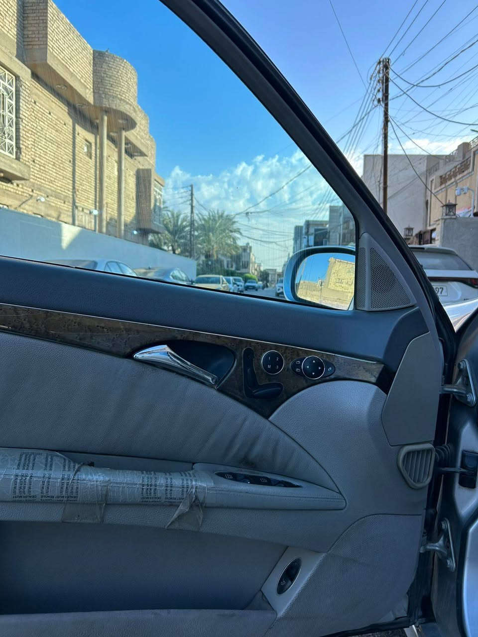 مارسدس W211 موديل 2003 ومحدث 2007 بحاله ممتازه جدا لايوجد فيها اي نقص مال جناي للبيع مستعجل . للراغبين بالشراء الاتصال على الرقم ***********  أو *********** واتسب . السعر 120 ورقه وبيها مجال بسيط للجاد في الشراء .
