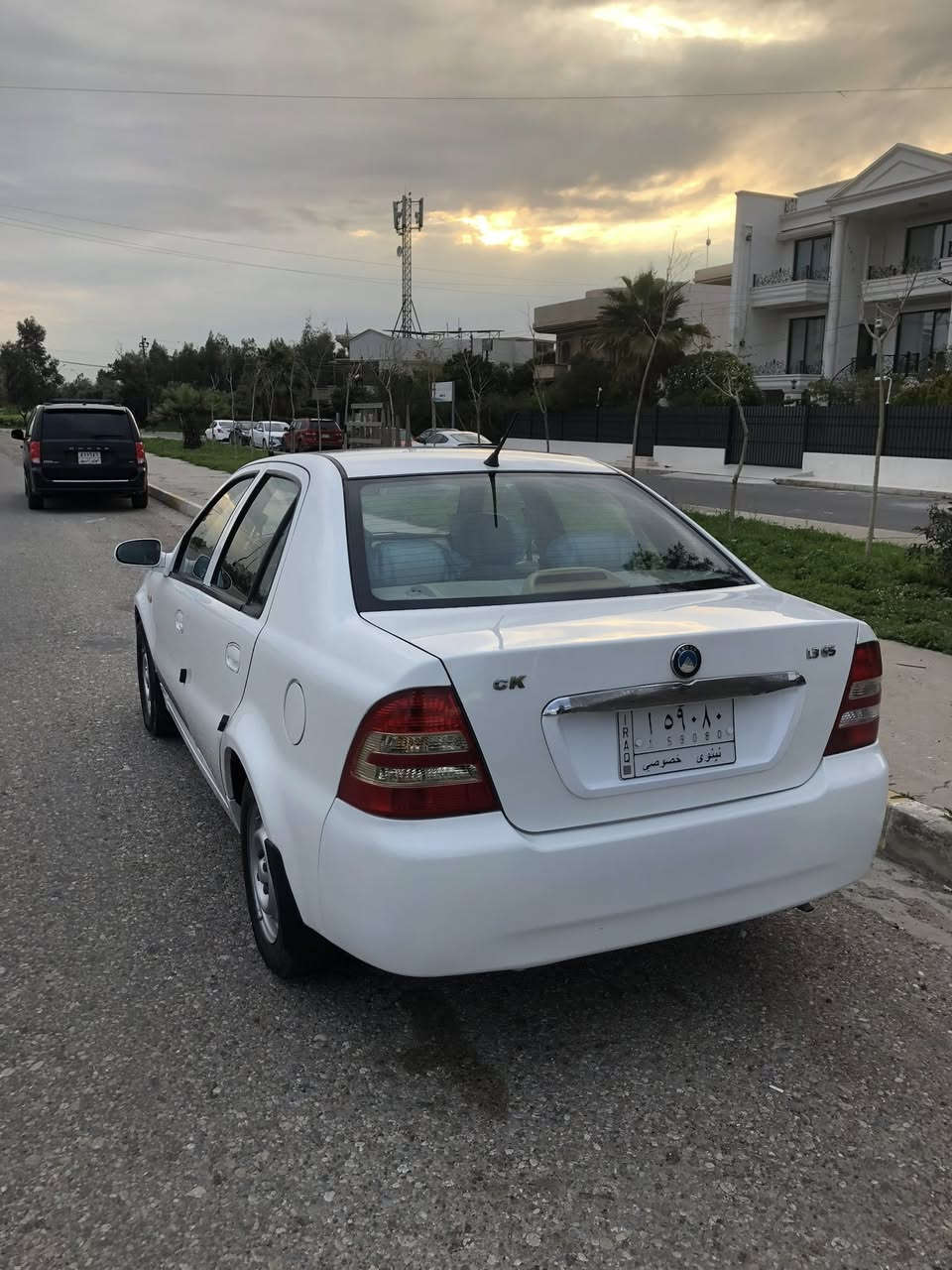 السلام عليك
سيكي 2012 للبيع 

محرك وكير وضع شركه 

تبريد وتدفيه وضع شركه 

رقم نينوى الماني باسمي 

بدون صبغ

بيها كابون بانزين 

بيها شاشة 

ماشيه 139

السعر 54 وبيها مجال بصيط لشراي

***********   اسيا

***********  كورك

مكاني موصل ايسر
