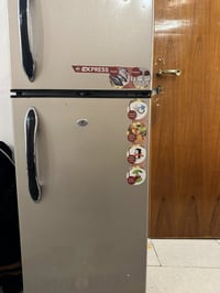 ثلاجه • نظيفه • شغاله