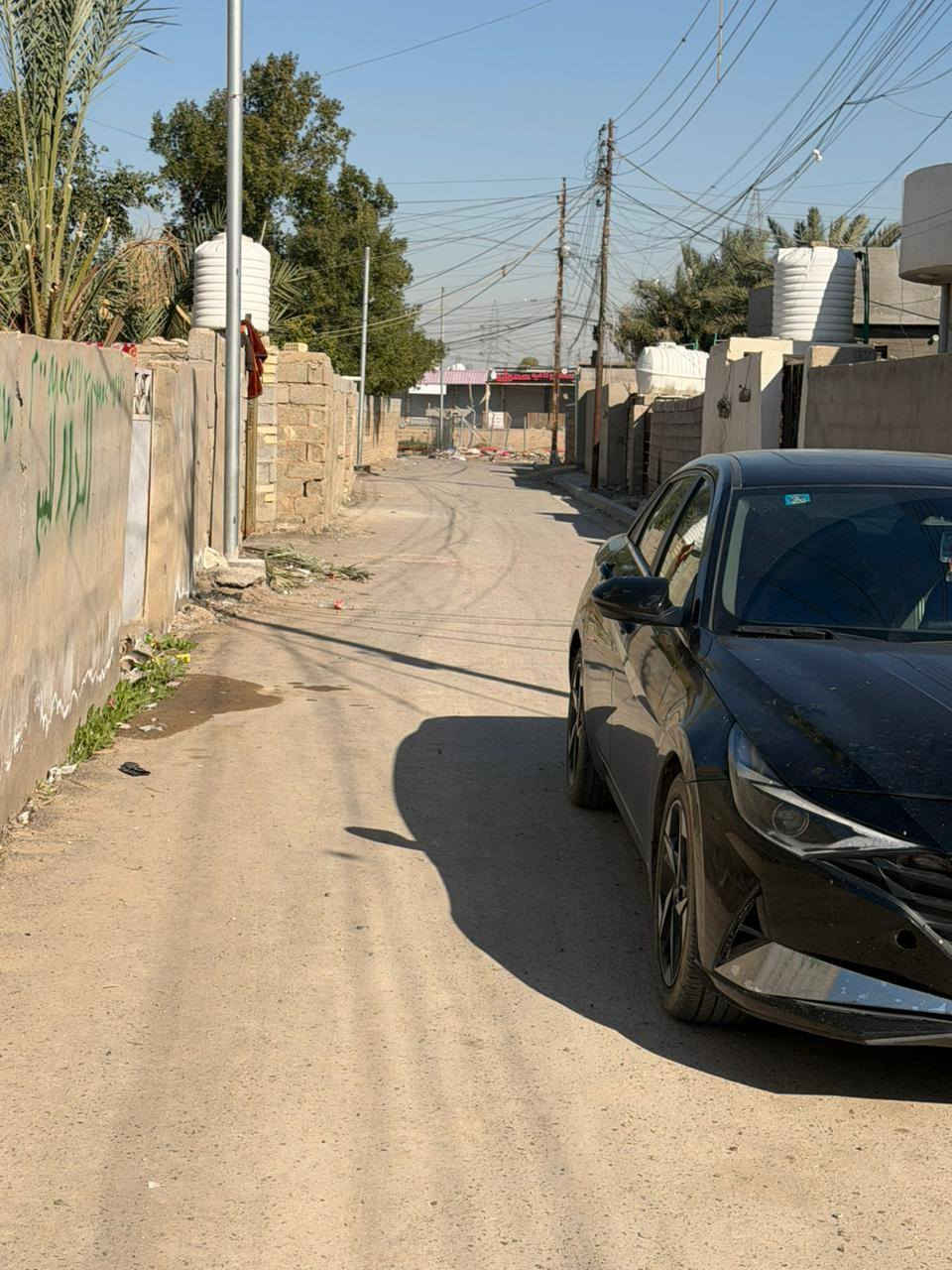 دار للبيع زراعي سند ٢٥ المساحه ١٥٠ متر  بغداد جسر ديالى قرب شارع الخدمي العريفيه شارع مقابل اسواق الزبيدي السعر مناسب ٣٥ بي مجال بناء قديم غرفه نوم هول صحيات مطبخ سقف عكاده كامل الخدمات مي كهرباء مجاري تبليط ***********
