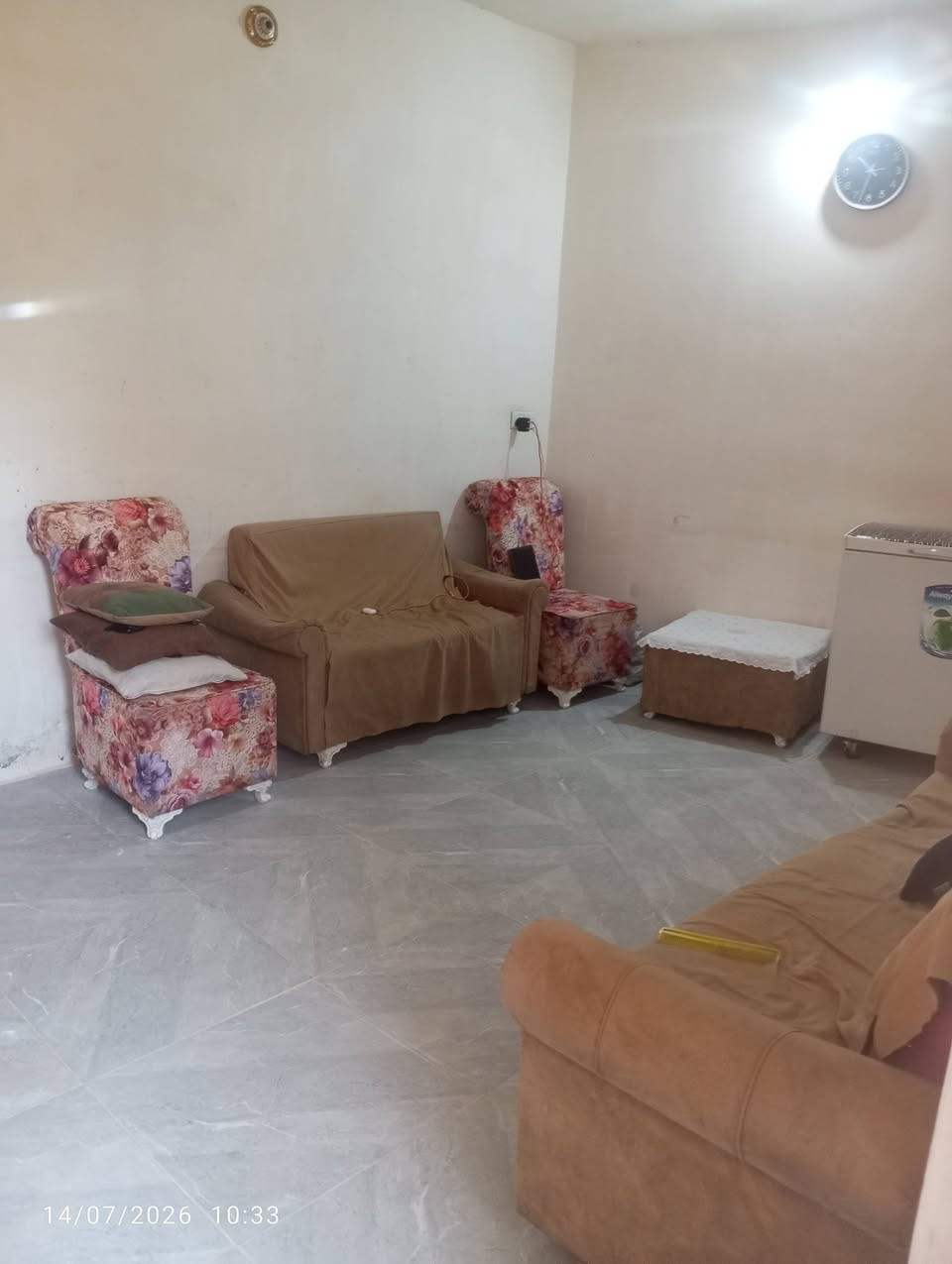 مشتمل مساحه 65 زراعي سند 25 مكان الدوره حي اسيا شارع كليه الهادي يحتوي على غرفه وصاله ومطبخ وخدمات بناء حديث طابوك وسقف مسلح رقم *********** واتساب
