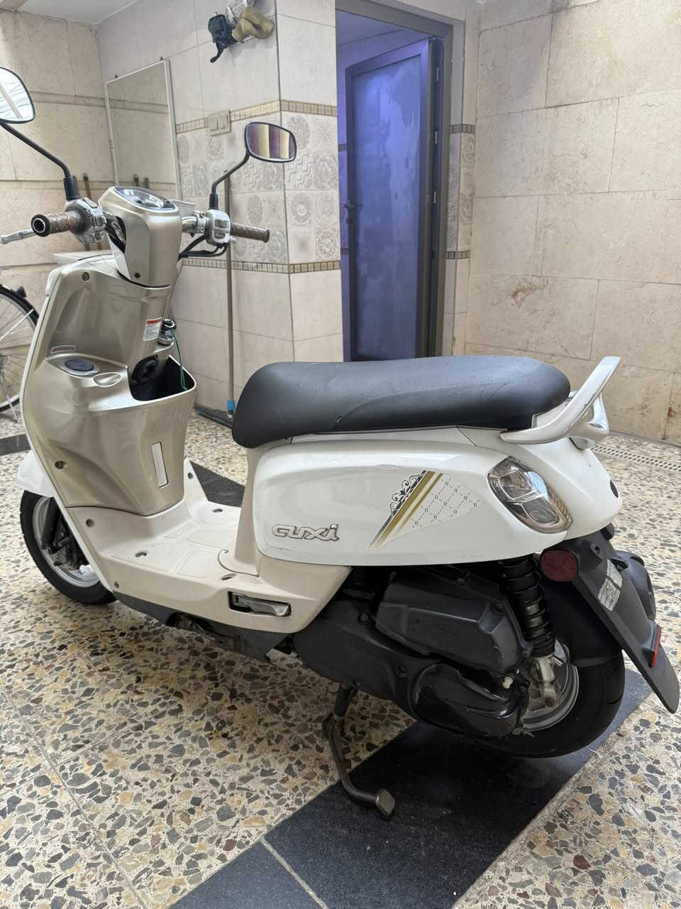 بوليس 2017
دراجه بطن عسلي 

مكينه 115 مكفوله عام 

ماشيه 17 الف 

دراجه جديده كلش 

تايرات ابلاديه 

مكفوله من كلشي

السعر 1450 

للاستفسار *********** 

مكاني بغداد البنوك
