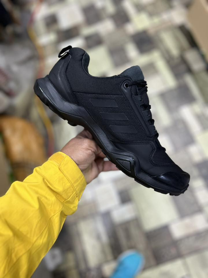 تريكس
بالة اصلي
قياس 44
توصيل جميع محافظات 
واتساب
***********
