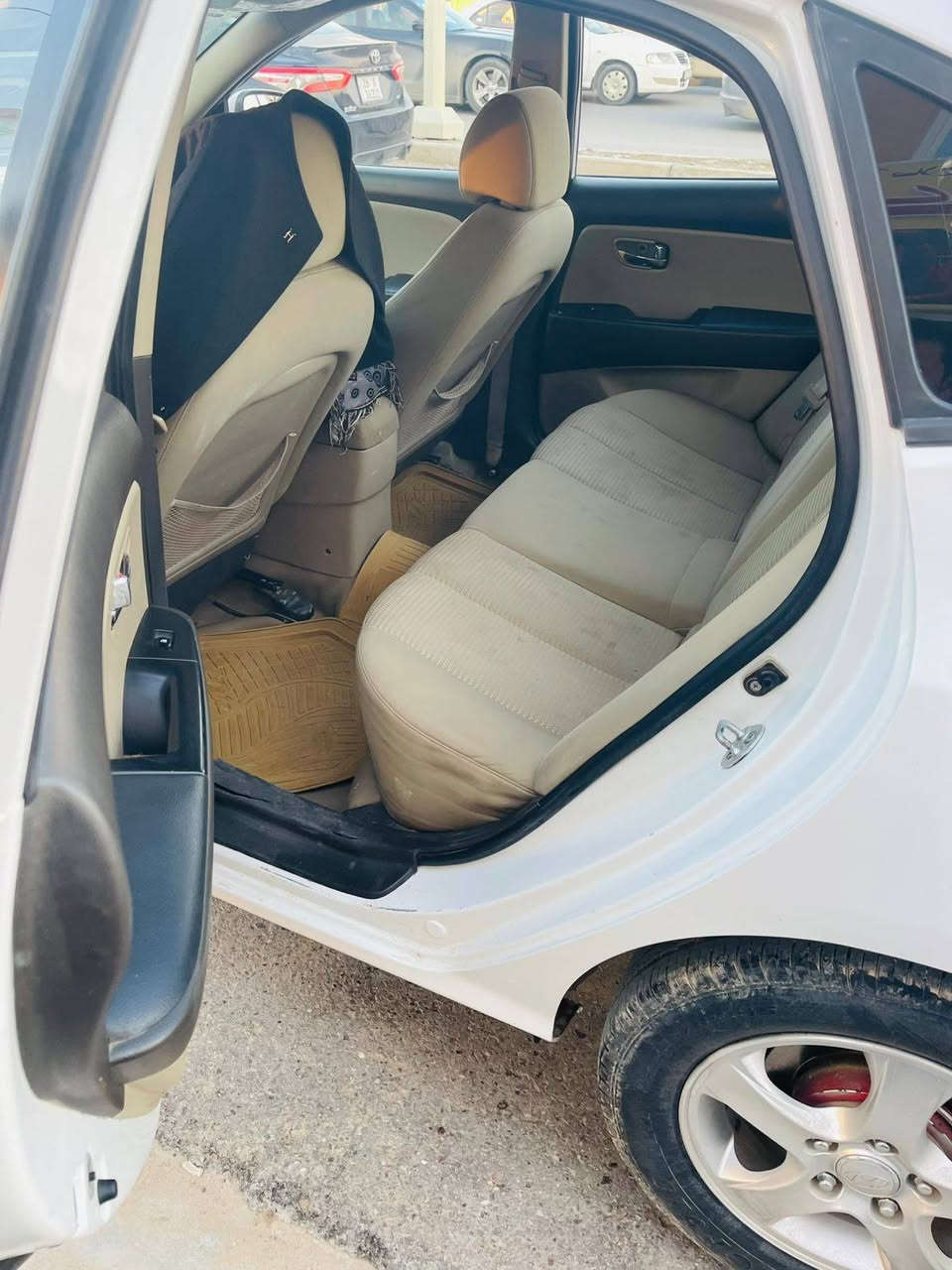 النترا للبيع او المراوس  موديل ٢٠١١ فول موصفات فتحه سقف اشاير بل مري سياره جاهزه من كلشي كير محرك صدر كله شرط تخم تاير جديد سياره جاهزه رقم سليمانيه دولي سنويه لل ٢٠٣٠ بيها صبغ ربع جاملغ خلفي بدون دواخل شرط وبنيد مبدل بلادي مكاني صلاح الدين بيجي الشراي يتصل ***********
السعر ١٢٢ وبيها مجال
