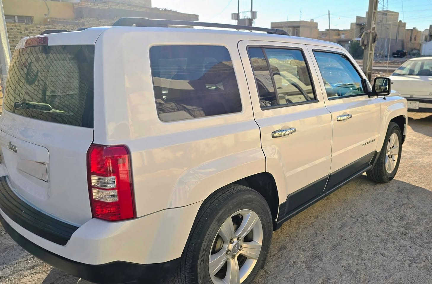 جيب باتريوت 2017 مكينه 2400 
السياره جاهزه ....ضربه فقط باب الجنطه 
رقم بابل 
المكان ميسان  ***********
