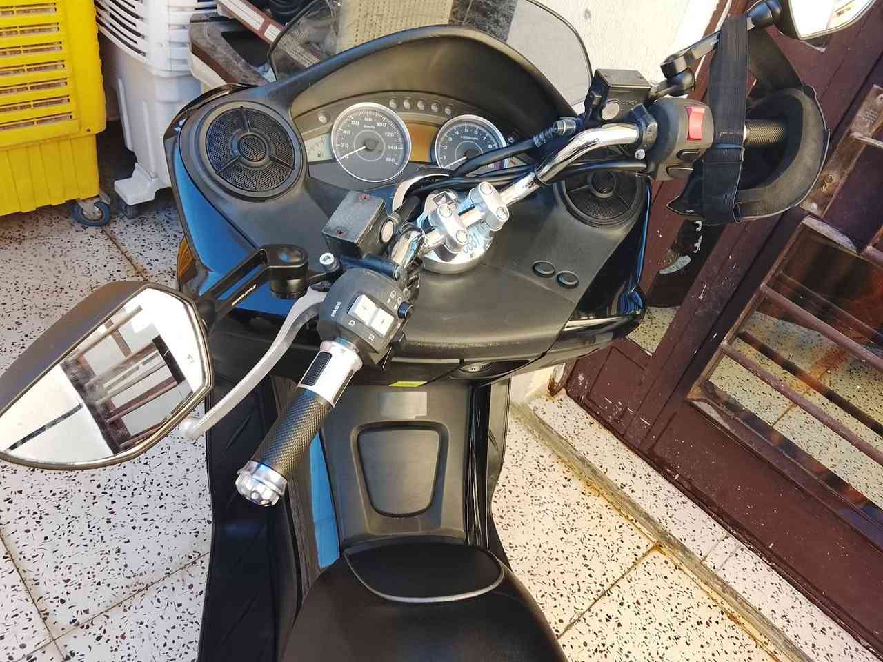 سلام عليكم فورزه 0/10 s7ماشيه 22 حقيقي جاهزه من كلشي تستحي اتكلبه هلك ما بلادي 7كير 4تحولات عبواني بغداد حي التراث شارع 60 السعر 17 بيهه مجال بسيط 
***********
