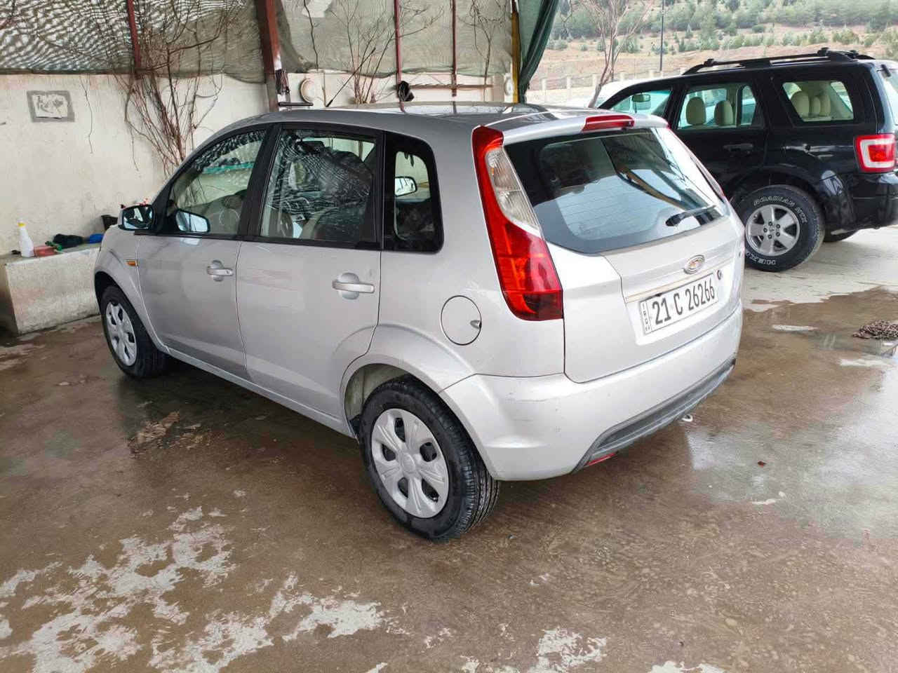 ڤۆرد فیگۆ
مۆدێل 2013ڕەقەم سلێمانییە 
لە سلێمانییە
شاشە ئایپادە
تایەی تازەیە
ڕۆن و سێرڤزی تازەیە
گێڕو مەکینەی بەشەرتە
سەیارەکە  یەک پارچەو 
سێ پەڵەی بۆیاخە
74گەڵا و معامەلە 
تکایە سەیارەکە ئیمن. 
نییە تەلەفون بۆ ڕەقەمەکە بکەن  

***********
*********** السليمانية, العراق
