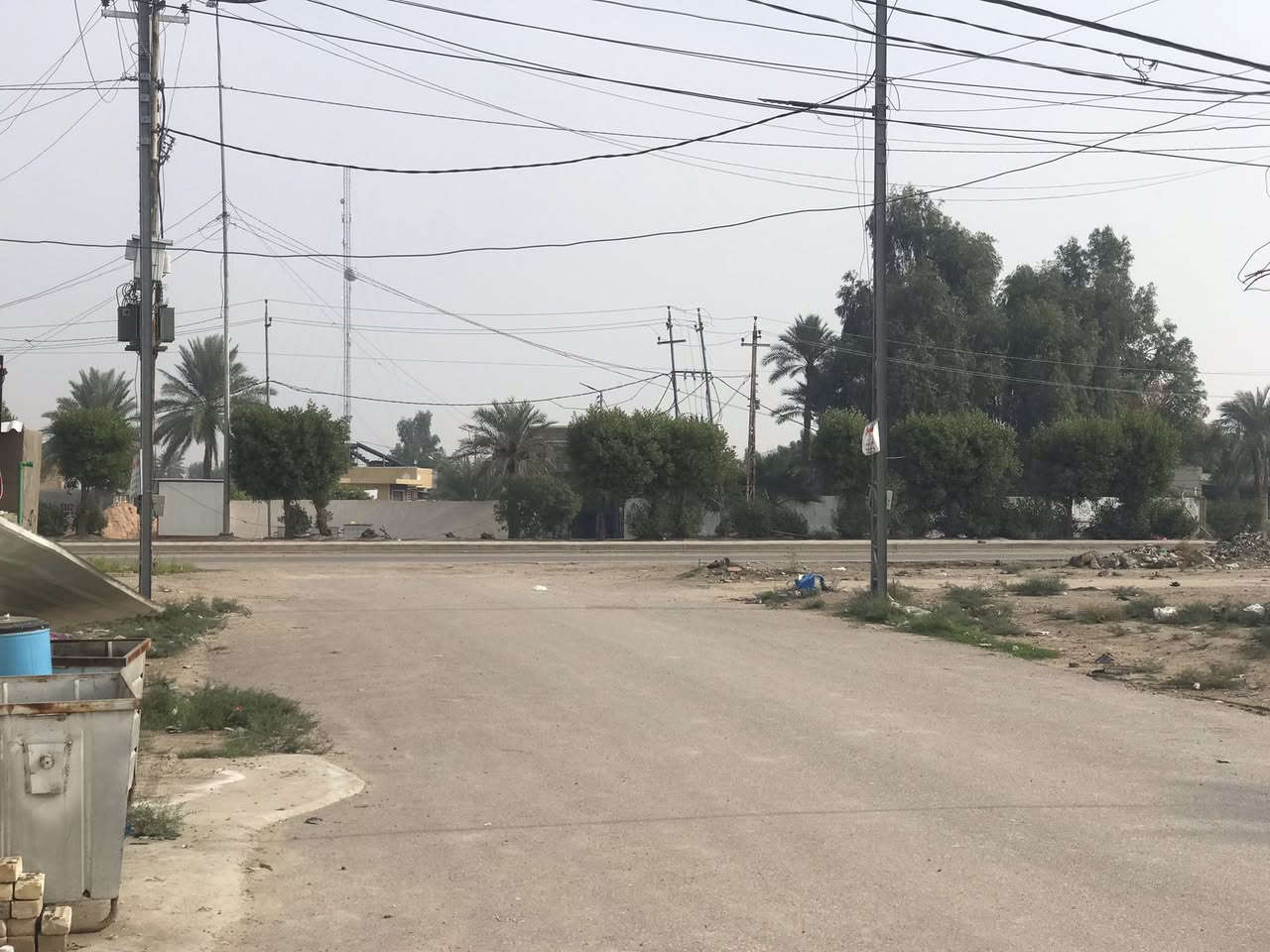 سلام عليكم تتوفر قطعه ارض مساحه ٢٦٠ متر واجه ١٣ ونزال ٢٠ كامله الخدمات عل شارع العام تبليط خطين مياه اناره عرض الشارع ١٢ متر موقعها حلو عنوانها المحموديه شيشبار طريق بغداد حله للاستفسار ***********
