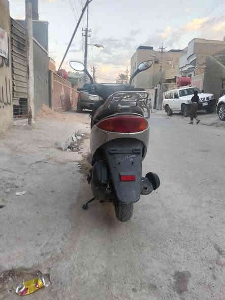 سلام عليكم دراجه بريز للبيع كلها بلاديه كهربائيات كلها شغاله نكره سلف وهندر بس بيهة خيط تبخير من تحمه تكطع وفشكه برغي واحد سالنصه ملحوم سعر 450 بيها مجال حك لجيه. مكاني بغداد مدينه الصدر الورفلي هذ رقمي ***********
