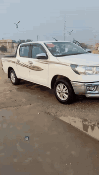 سلام عليكم هلوكس موديل 2018 ساز فول مواصفات سنوية بسمي تحويل ثاني يوم لسعر 255وابية مجال للتصل على الرقم *********** مكان ديالى
