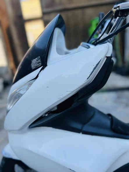 السلام عليكم دراجه bcxجيل الاول ياباني 

دراجه جديده بل كارتون كلها بلاديه كفر مكينه بلادي 
 لون ابيضّ صدفي دراجه خير من الله كلش حلوه بل حقيقة 
السعر 1450 وبيها مجال حك الجية العنوان بغداد مدينة الصدر الهاتف ***********
