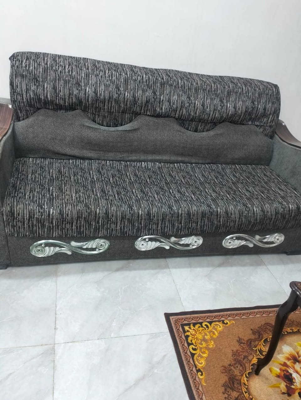 بسم الله تخم نضيف اي ضرر ما بي   ١٠ مقاعد ب ١٧٥
العنوان الدوانيه *********** وات ساب
