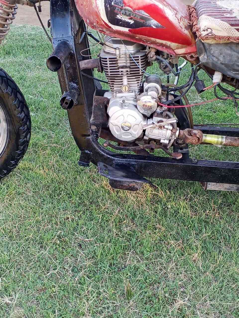 السلام عليكم ستوته ليفان مديل 2013اوراق شاصي مكفول تواير جدد بدي نضيف السعر 650المكان الغراف قرب الامام الحمزه ***********
