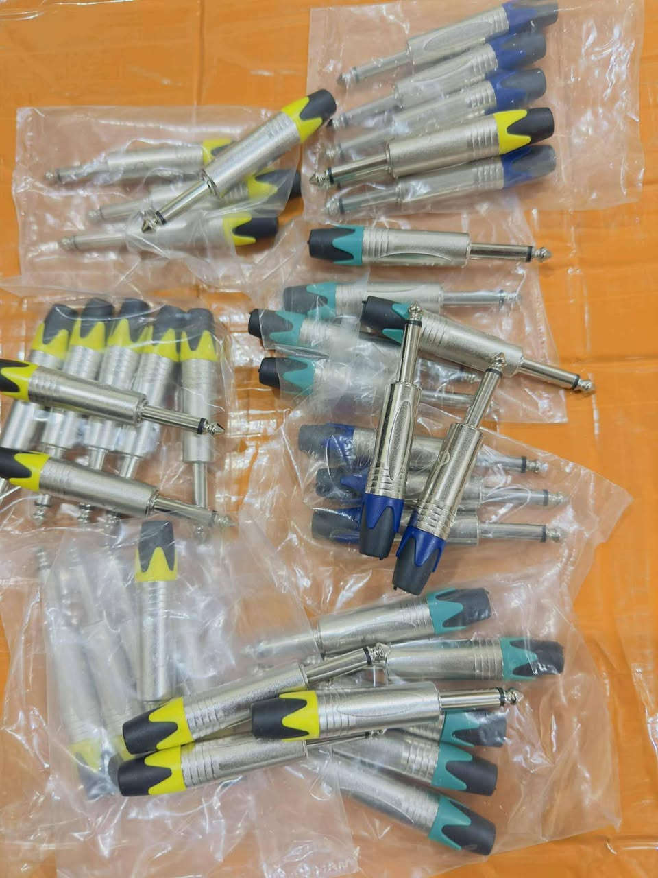 يتوفر فيش سماعه  
1-سبيكون 
2- بنانه (طلقه)
3- xR نثية 
4-XRفحل 
السعر خاص
متوفر كميات 
جمله مفرد


**إذا كنت صاحب هذا الإعلان وتريد حذفه لأي سبب، رجاءا أرسل رسالة إلى الدعم الفني**