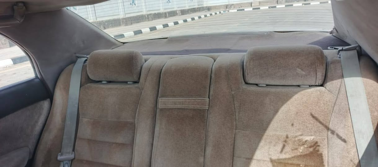 سلام عليكم بطه متصل مديل93 للبيع رقم واسط محرك كير مكفولات تبريد شغال السياره بيه كصه بس ما اعرف وين الكصه السعر 40 وبيه مجال الطيبين الرقم ***********
