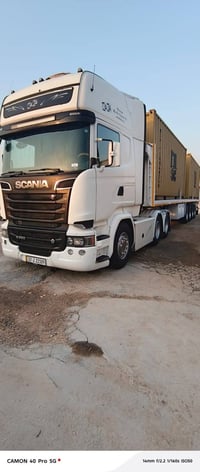 سكانيا ٢٠١٥ • ٥٨٠ حصان • ثلاجة داخلية