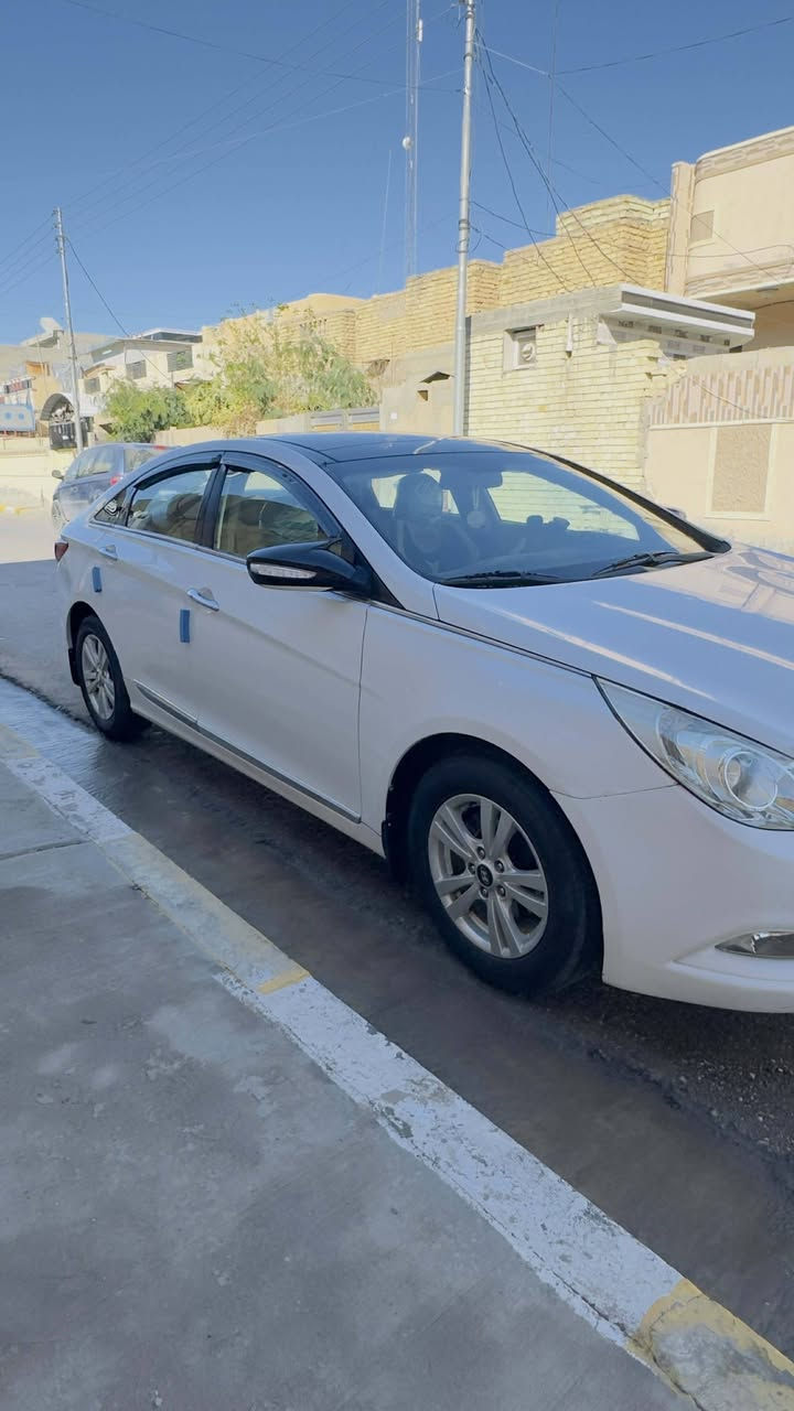 سوناتا 2011خليجي للبيع مكفوله فول مواصفات 1/1 رقم بغداد ب اسمي بانوراما كشنات كهرباء حساسات خلفيه كامراه مري شفط خزن ميموري تبريد قطعتين بصمه تشغيل و بصمه قفل صدر جديد لايتات زنزون عالي وناصي
مكان الانبار/ فلوجه
السعر / 130 $ بيه مجال 
***********
