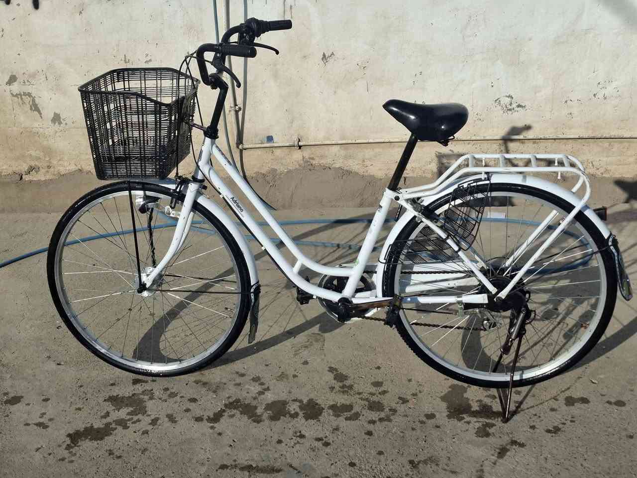 اسلام عليكم باسكل للبيع 
كير حساس شغال كامل 
باسكل حجم 26
نضافه 100/100
فول رزانه  
موديل 2020
السعر 100 وبي_مجال
#مكاني_كركوك_حويجه


**إذا كنت صاحب هذا الإعلان وتريد حذفه لأي سبب، رجاءا أرسل رسالة إلى الدعم الفني**