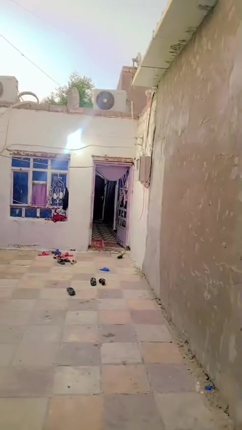 سلام عليكم بيت لبيع طابو صرف مساحة ١١٥ سعر ٦٠ومجال   مكانه ناصرية حي لفداء شارع أبو لبنان  سفسار عله رقم ***********
