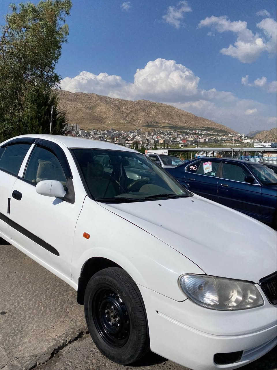 نيسان صني ٢٠٠٦. يك قطعه يا هه ي تني بي ضربه كيرو مكينه و تبريد ب شه ر ط  سياره جاهزه بي مصرف. وه زع شريكه   *********** دهوك, العراق
