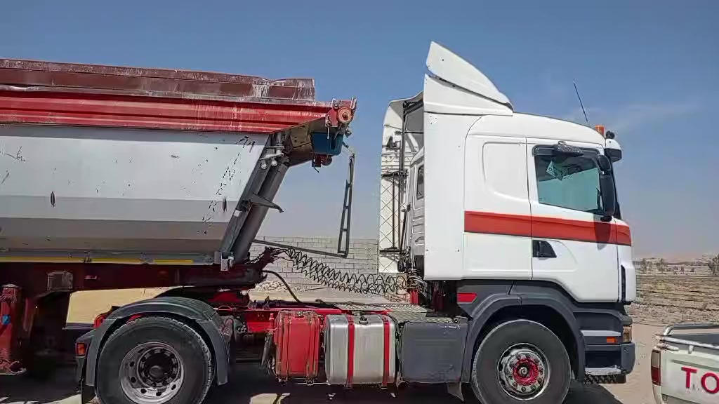 السلام عليكم نساف سكانيه للبيع موديل 2007 السياره نضيفه حيل  محرك 420كير عادي 3.3  جاهز للعمل بودي الماني سنكل استيرن للبودي بي حصه كاز شرط التحويل رقم صاحب السياره  *********** واتساب  مكلف بالنشر التواصل مع هذا الرقم
