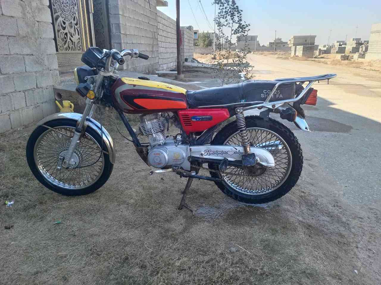 دراجه تايكر موديل 2019 محرك بلادي فول نضافه ونشاط( تشغيل نكره كهربائيات شغاله) (أوراق اصوليه كرتونيه كامله) السعر (325)وبيها مجال حك الجيه لاتصال *********** خاص ما جاوب الشراي يتصل السكن ديالى (ناحيه كنعان)
