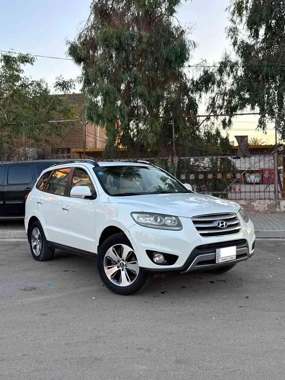 سنتافيا 2012 خليجي
رقم بغداد باسمي
محرك اربعه سلندر 
موصفات 
تحكمات 
فتحه سقف 
كامره
حساسات
سبعه راكب
وهاي الموصفات المعروفه

سياره كلش حلوه ونظيفه عليها ادامه كامله للمحرك من زيوت وفلاتر وصدر وتخم تاير جديد يعني متصرف عليها شي تبريد ثلج

كفاله مابيها لا صبغ ولا تبديل 
محرك مفتوح معروف موضوع الرواجز

رايدها ب145 ورجاء مو شراي لتعلق وتعبني كلمه طيبه منك واعبر المنشور حبيبي انت 
مكاني بغداد الوزيريه 
للاستفسار ***********
