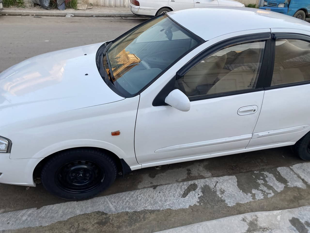 السلام عليكم
سني ٢٠٠٩ للبيع 
رقم بغداد الجديد باسمي 
تخم تاير باتري دوشمة جدد 
بيهة قطعتين ونص صبغ 
مكاني بياع 
سعرها ٨٧$ وبيهة مجال
***********
