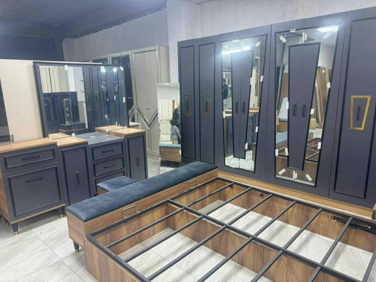 غرفة نوم للبيع 10قطع مكان نجف مقابيل قرية لغدير سعر 700ملاحضة اني مندوبة شعندك غرفة  نوم للبيع او غراض منزلية دزلي خاص ابيعهن إلة بعمولة بسيطة بعد البيع أخذ


**إذا كنت صاحب هذا الإعلان وتريد حذفه لأي سبب، رجاءا أرسل رسالة إلى الدعم الفني**