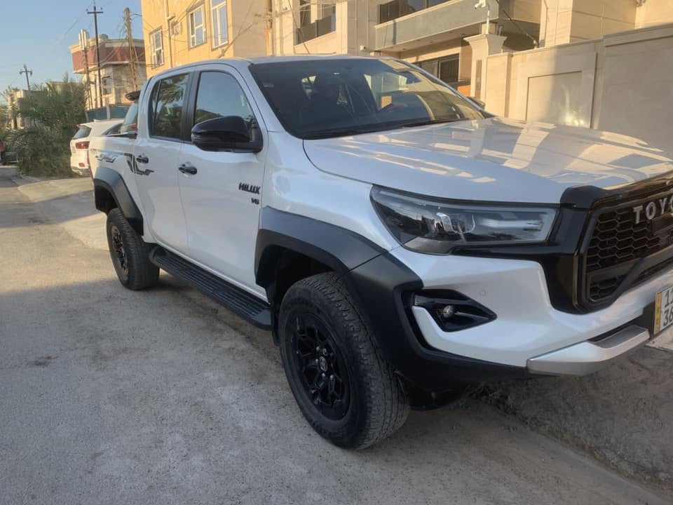 هايلوكس جي ار موديل ٢٤ ماشية ١٧ الف كيلو
رقم بغداد 
مبدل البنيد وجاملاغات بارد. 
مكاني بغداد حي الجامعة 
السعر ٤٠ الف 
***********
