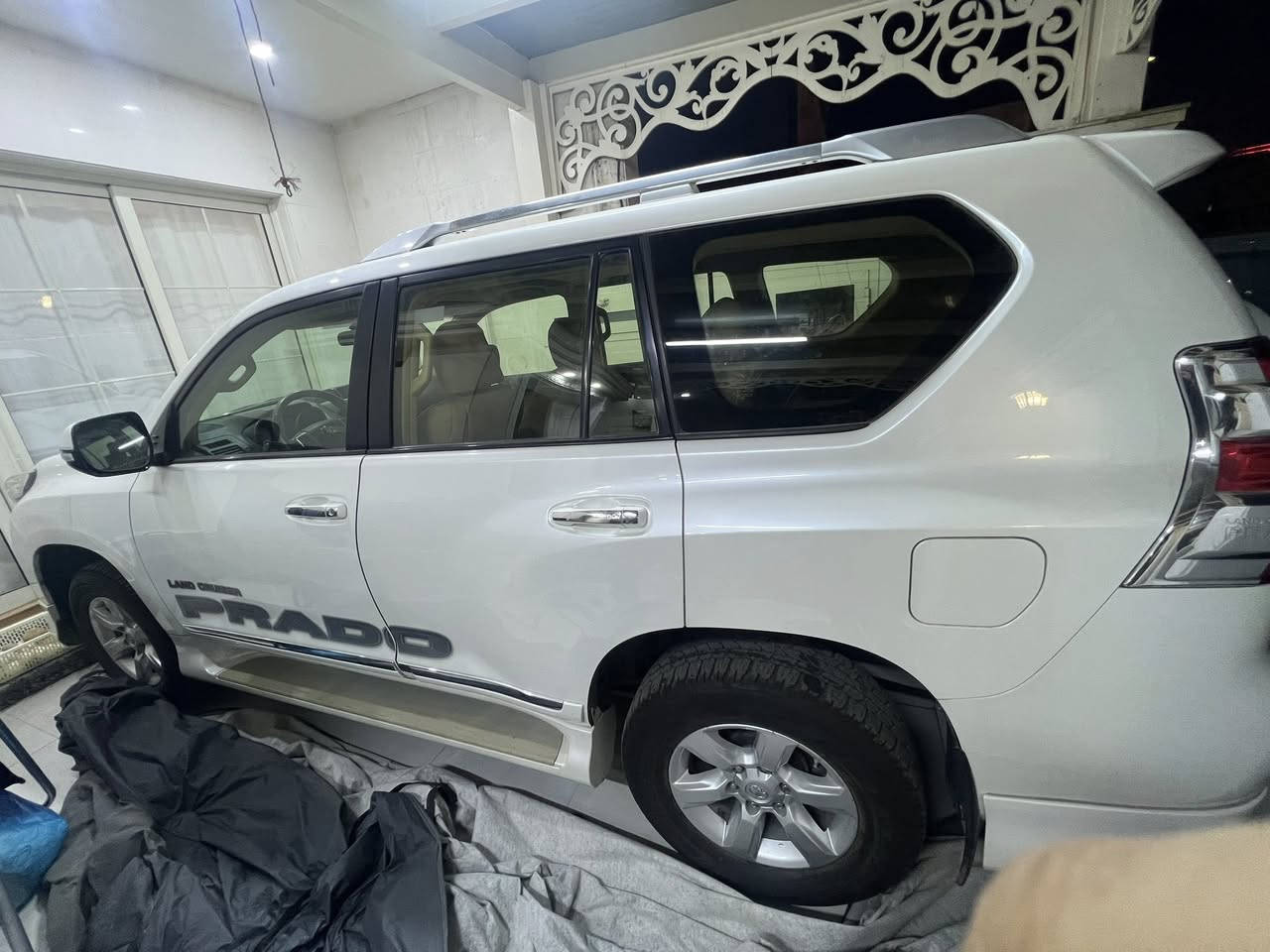 تويوتا برادو2017 فول مواصفات 
6 سلندر  فتحه لايت اسود زراكات لايت تشغيل عن بعد سيارة مكفوله كفاله عامه من صبغ و بارد حته دعاميات بشرط سعر (368) ورقه مجال بسيط رقم تلفون :
***********
بي واتساب
مكان أربيل
