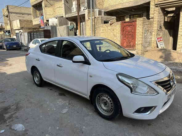 السلام عليكم 
سني هندي اصلي موديل 2021 كفاله عامه 
بس دعاميه اماميه مصبوغه اثر شخوط بلاستك ممحسوبه موجود سونار بلمنشور 

رقم شمالي رقم جديد وهزه جديده قبل شهر سويتها 
تحويل مجاني 
 
شاشه كار بلي اصليه 
ويل مميز 
مكينه كير كفاله عامه 
ماشيه ١٠٠ الف حقيقي 
السعر 111 ورقه وبيها مجال بسيط حك الجيه 
مكاني بغداد الاعلام التراث 
***********
