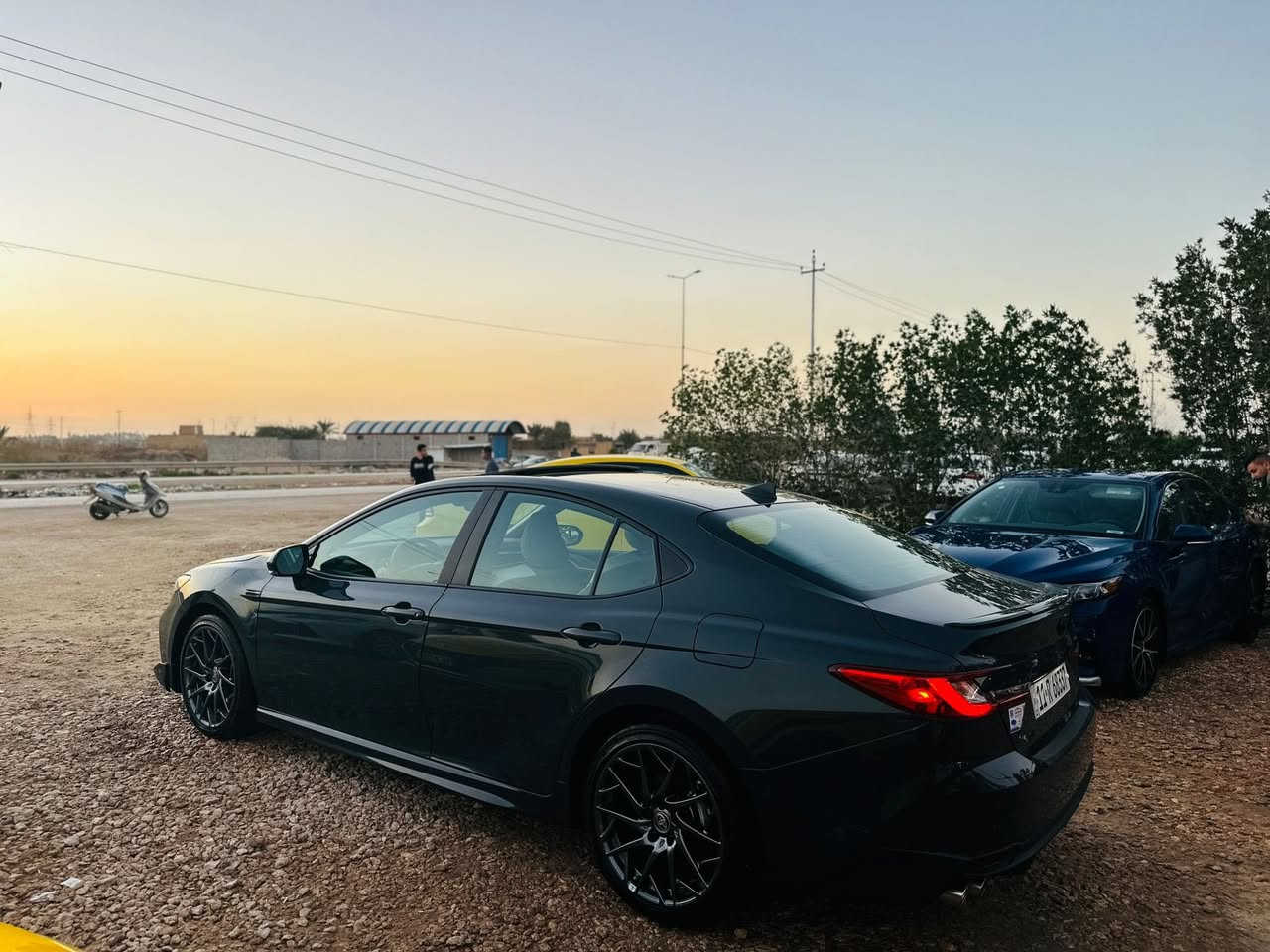 كامري موديل 2025 فول مواصفات هايبرد رقم بغداد بأسمي تحويل مباشر ماشيه 2000 فقط الحادث موضح بالصوره السعر 215 وبيهه مجال قليل مكان السياره رميثه 
***********
