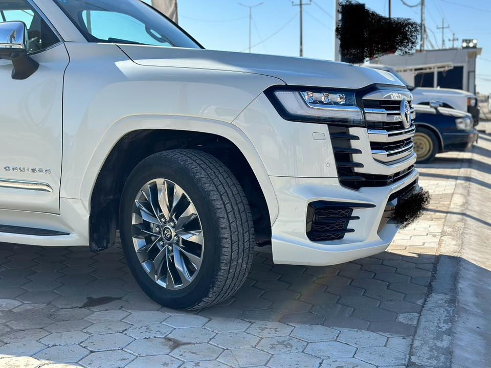 لاندكروز vx limited  توين تيربو
رقم بغداد
ماشية 33,500 km
موديل 2024
السيارة مكفولة من الضربة 
السيارة ساس بيها ضمان 
بيها بعض الخدوش البسيطة  بالدعامية والدوسات 
السعر اتصل وتدلل 
***********
