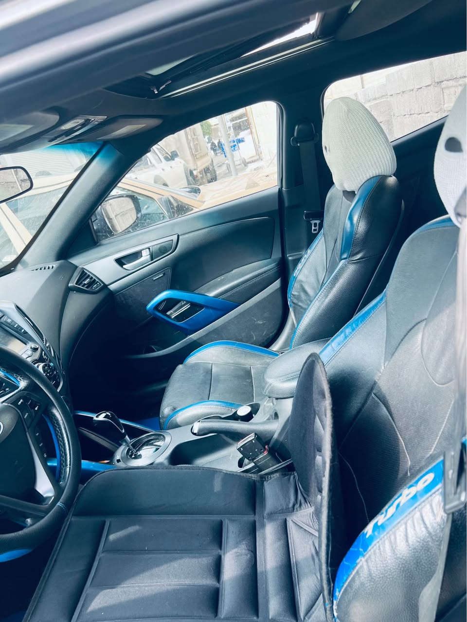 هونداي فوليستر ٢٠١٦ فول فول عزام سبوغ پێشو پشت کەپسە بێ ئەرباک بسەمە پانوراما 
کوشین جلد هیتر 
سوکان هیتر
حساسو کامیرە 
شاشە گەورە 
٣ گێر توماتیک و عادي گێر لە سوکان سماعه بيلادي Dimension 
سعري ٨٠ وهرەقە و مجال 
*********** أربيل, العراق
