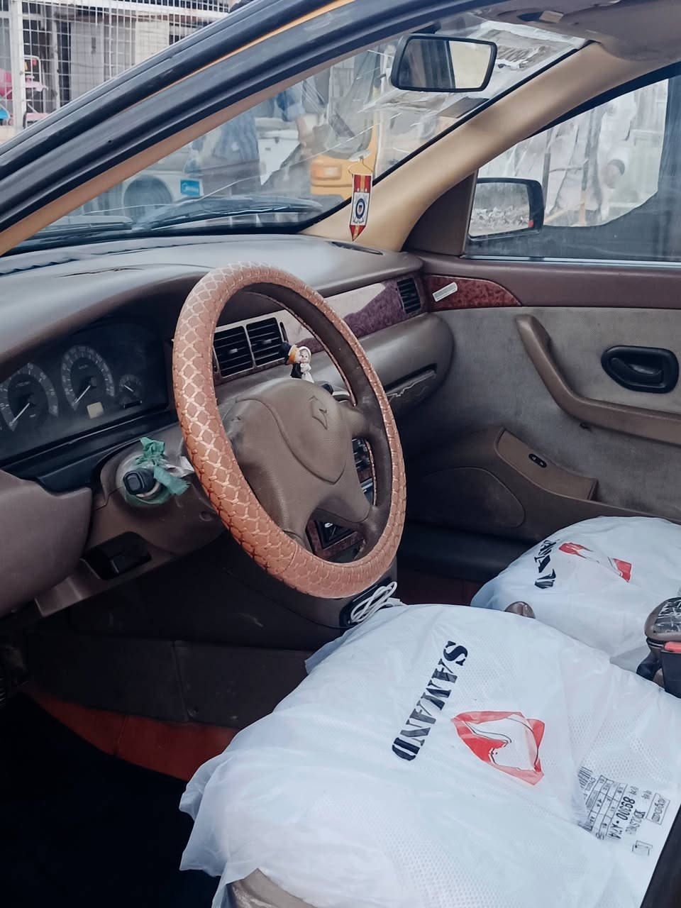 السلام عليكم سياره سمند 2011 للبيع 
كير+شواصي+محرك+صدر مكفولات

رقم بغداد الماني أجره 
تخم تاير جديد تبريد+تدفأه شغالات 

السياره مكفوله من الصبغ والضربه
ملاحظة:مبدل جاملغ امامي جهة السايق بس بدون اي صبغ 
السياره جاهزه من كلشي ايضآ ناطقه
للستفسار اتصال عله هذه الرقم
***********
                    ***********
السعر 35 ورقه
