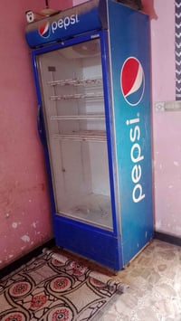 ثلاجة • نضيفه • موتور عاطل
