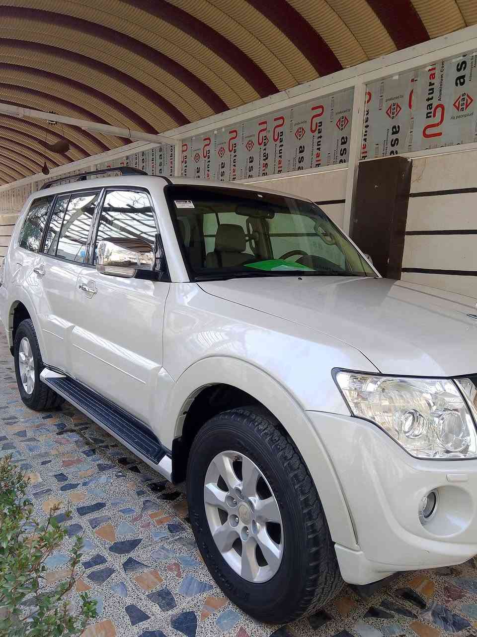 سلام عليكم باجيرو موديل 2014سياره جديد مكفول كفاله عامه فول مواصفات حبتور  رقم  الهاتف *********** مكان بغداد الشعب
