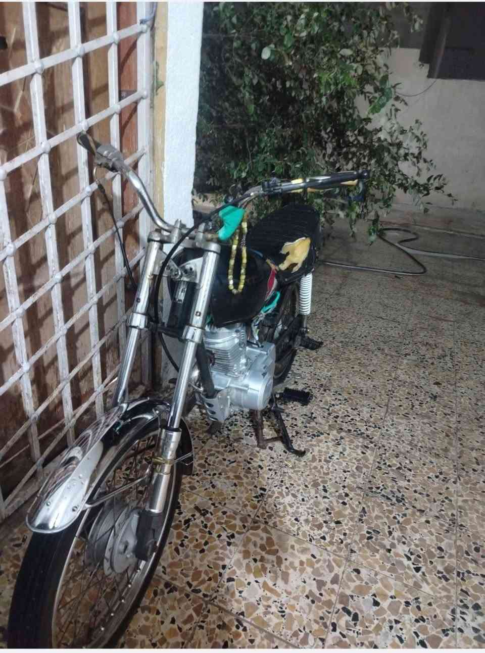 سلام عليكم دراجه نامة للبيع دراجه كلك مكفولة من السرقه محرك مجفت السعر 325 وبيهه مجال العنوان البصرة شط العرب الجزيرة الثالثة باب الهوى الرقم ***********
