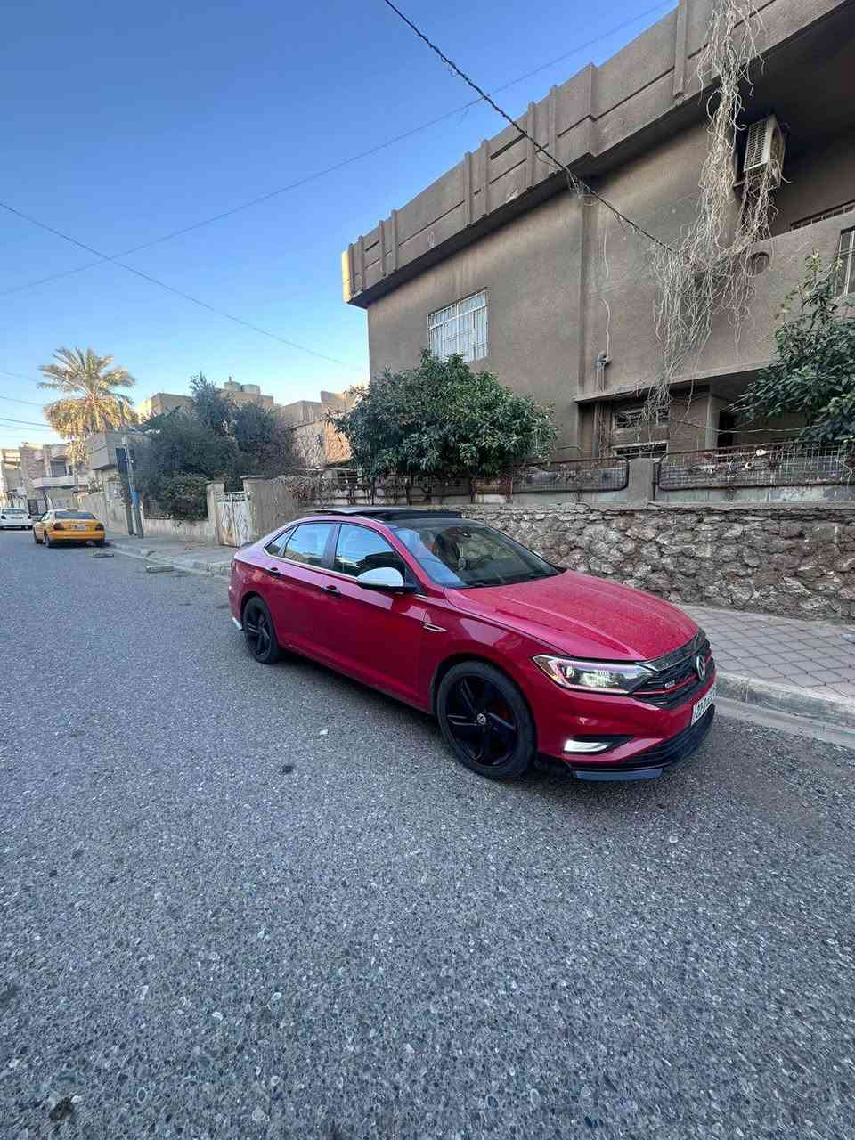 جيتا 2019 SEL
فول فول بنوراما شاشه ديجتال
جلد 
ايرباك فقط تكمه 
كيرمحرك شرط
حادث موضح بلصوره وسونار هم موجود بلصور
مكان سياره كركوك
سعر144 ورقه بيه مجال بسيط
*********** كركوك, العراق
