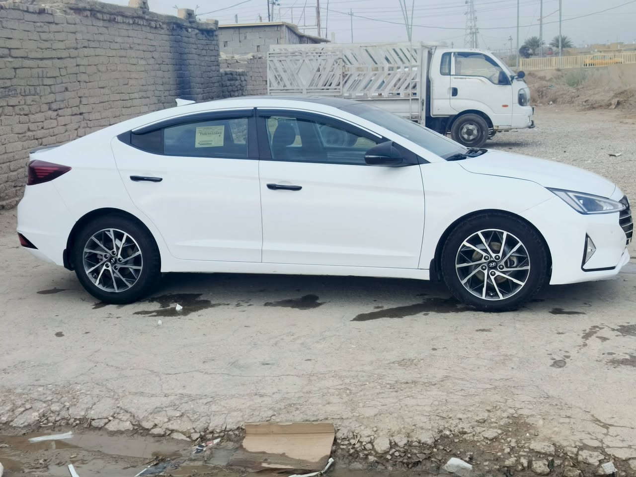 النترا 20 خليجي فول مواصفات
بيها بنيد مبدل وطخه بالجاملغ الخلفي 
كير مكينه كفاله  بشرط ماشيه 115 للاستفسار *********** السياره مكانها واسط بأسمي سنوية 2031
