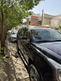 جمسي يوكن ١٧ سياره حلوه جديده بيها صبغ بخشم البنيد ع كد شبر و جوه الدو...