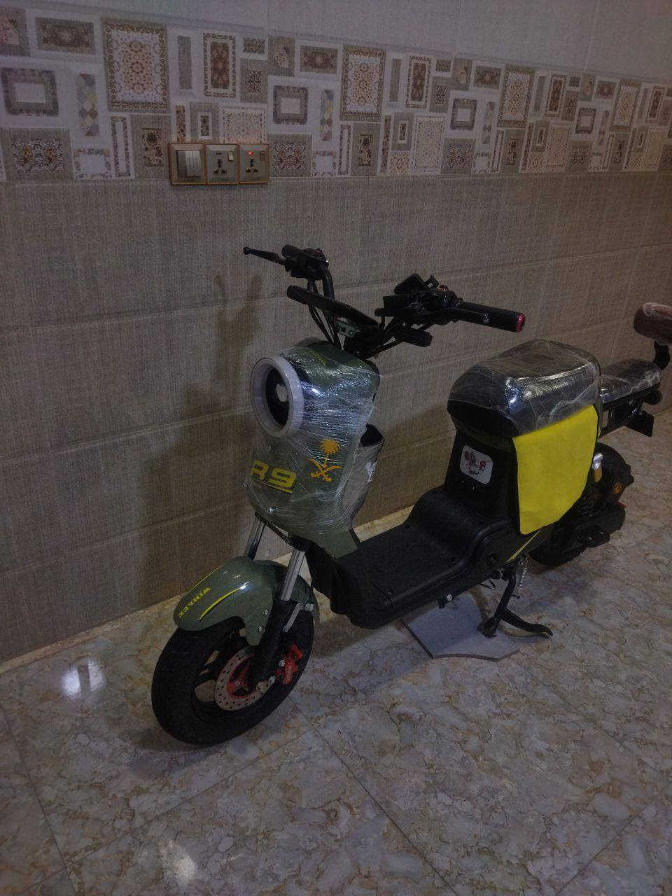 سلام عليكم دراجه R92025
مو صفتها معروفها
ملفها ١٥٠٠
ويها وصل الشراء 
سعرها ٤٥٠وبيها مجال للشراي
رقم الهاتف ***********
